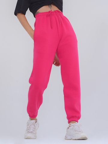 FRESHLIONS Tapered Pants ' Dalina ' in Pink: front