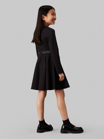 Calvin Klein Jeans Kleid in Schwarz