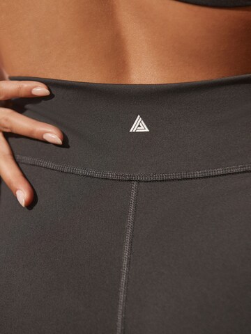 Next Skinny Leggingsit värissä musta