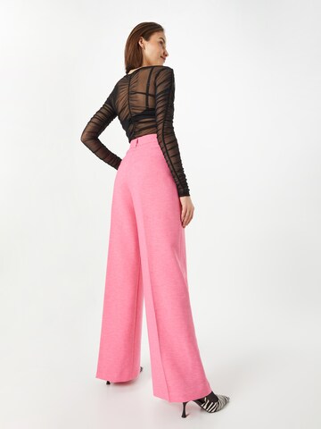 Wide Leg Pantalon à plis 'Tracy' Nasty Gal en rose