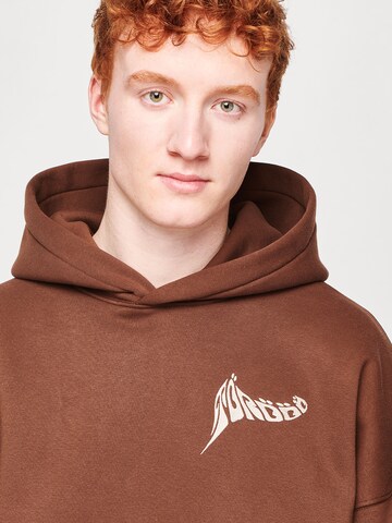 ABOUT YOU x StayKid Sweatshirt 'BENJAMIN' in Bruin