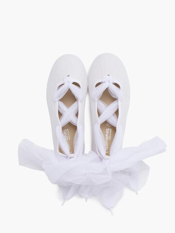 Pisamonas - Bailarina en blanco