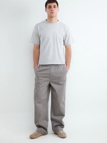 BALMOHK Loosefit Housut 'NACHO' värissä harmaa