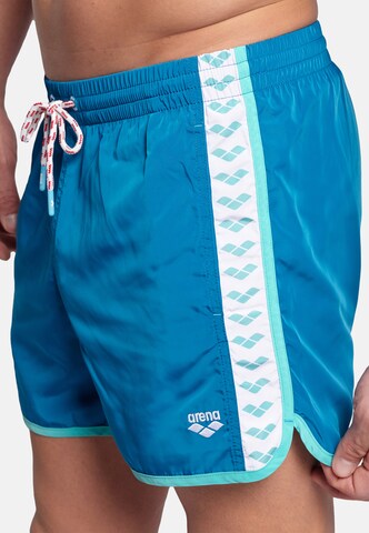 ARENA Beach Short 'TEAM STRIPE' in Blau