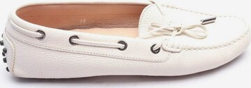 Tod's Flats & Loafers in 38 in White: front
