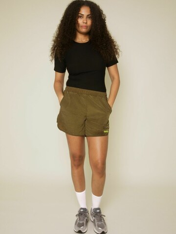 Regular Pantalon ' Blaze ' Copenhagen Cartel en vert : devant