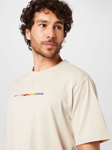 Calvin Klein Paita 'PRIDE' värissä beige