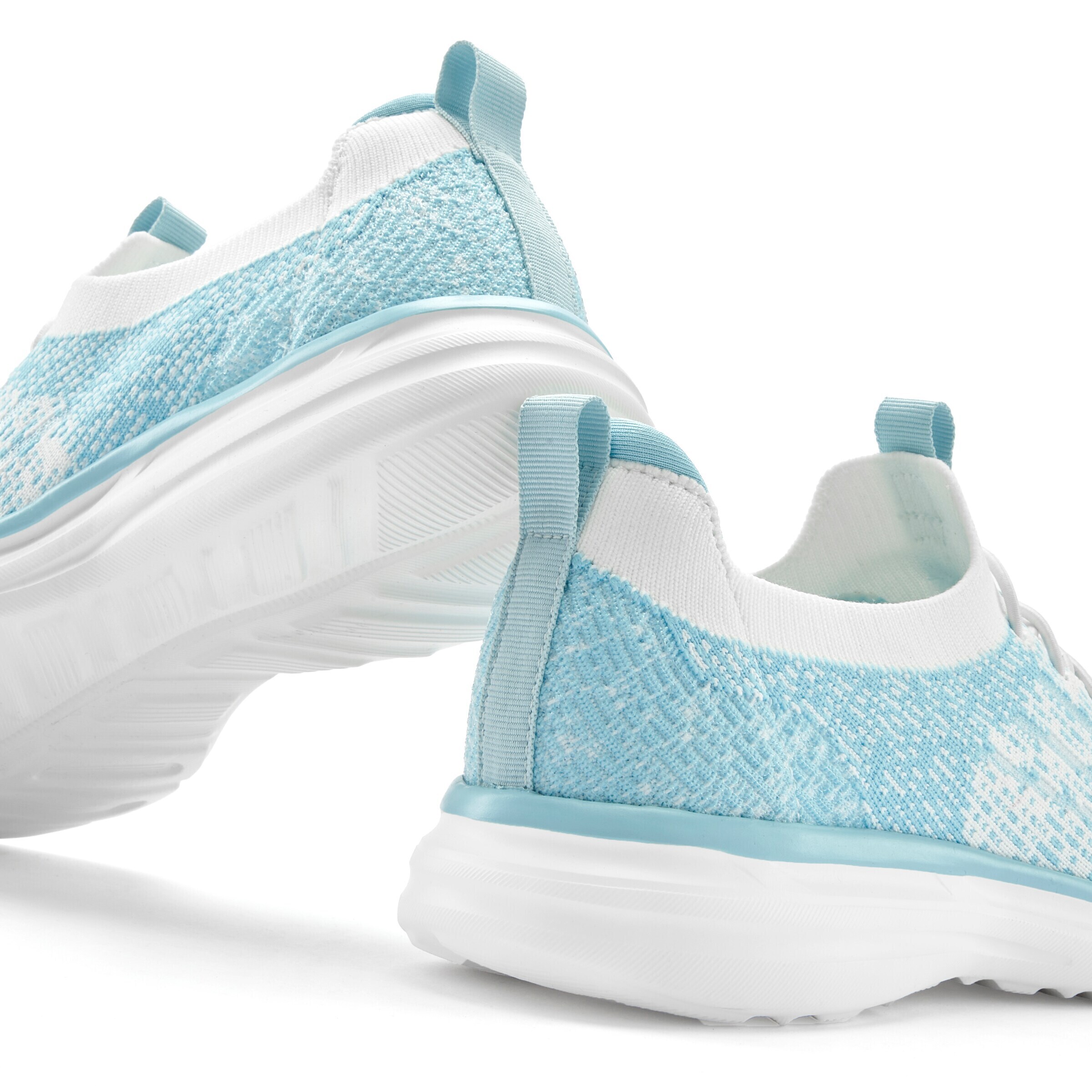 LASCANA Slip on -tennarit värissä sininen