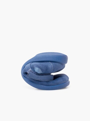 Pisamonas - Bailarina en azul