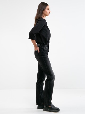 BIG STAR Regular Jeans 'Myrra' in Zwart