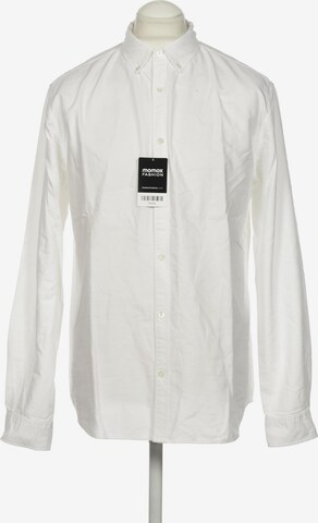 Closed Button Up Shirt in L in White: front