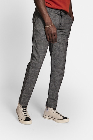 Redefined Rebel - regular Pantalón 'King' en gris: frente