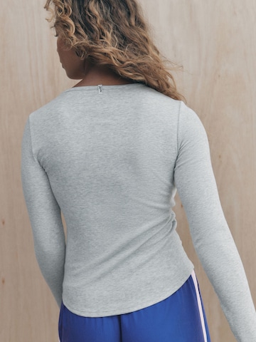 Maglietta di self. in grigio
