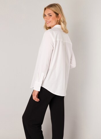 BASE LEVEL Blouse in White
