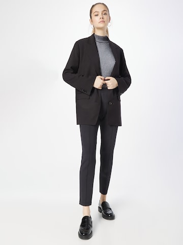 Coupe slim Pantalon à plis Marc Cain en noir