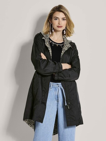 MADELEINE Mantel in Schwarz