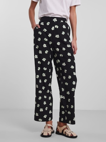 PIECES Regular Pants 'Gurla' in Black: front