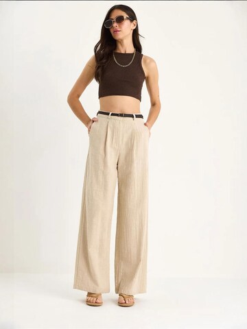 Bianco Lucci Loose fit Pleat-Front Pants in Beige