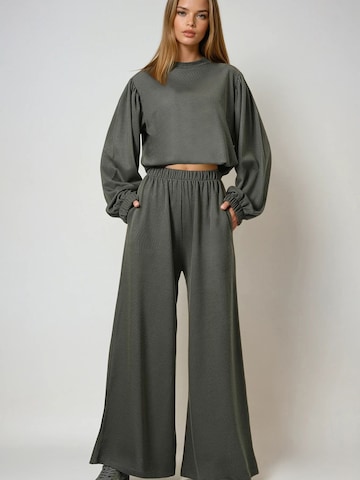 Trend Alaçatı Stili Ταγέρ με παντελόνι σε πράσινο