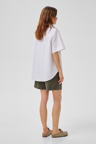 My Essential Wardrobe - Blusa 'SunnaMW' em branco