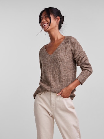 Pull-over 'Ellen' PIECES en marron