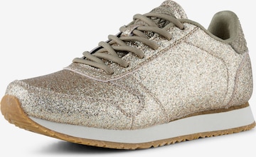 WODEN Sneakers in Gold: front