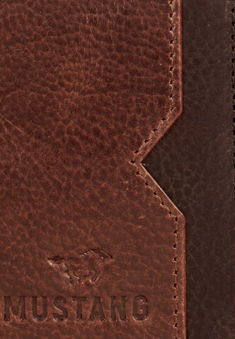 MUSTANG Wallet in Brown