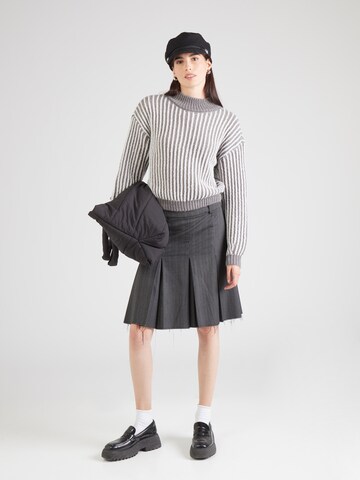 JDY - Jersey en gris