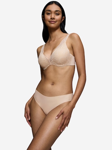 TRIUMPH Tai-Slip ' Red Label Body Make-Up Illusion Lace ' in Beige