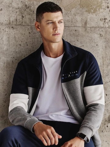 Completo per l'allenamento 'Aktive Sets' di Tommy Life in colori misti: frontale