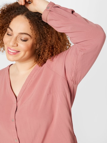 ABOUT YOU Curvy Blouse 'Sanja' in Roze