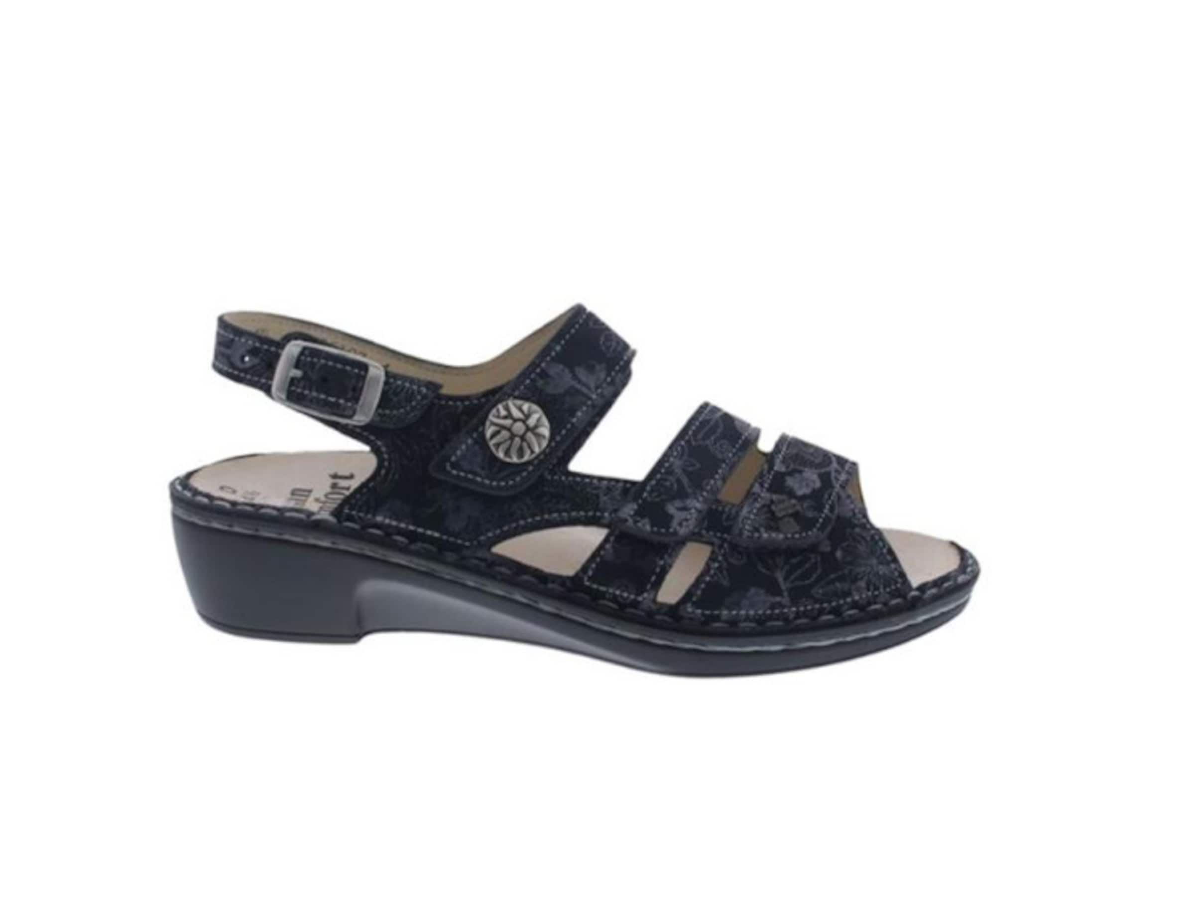 Finn Comfort Sandale in Schwarz