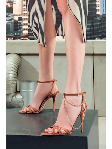 Derimod Strap sandal in Bronze: front