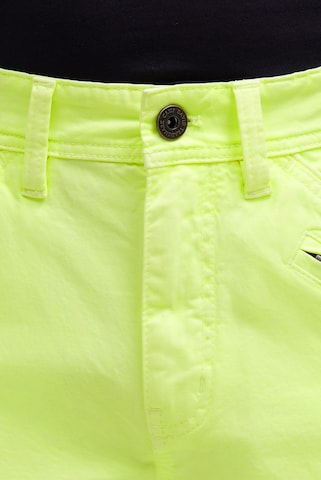 CAMP DAVID Regular Pants in Green