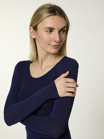 Nur Die Longsleeve Micromodal mit Glitzer-Ausschnitt' NUR DIE x KILIAN KERNER ' in Blau