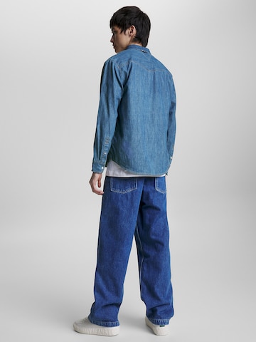 Tommy Jeans Средняя посадка Рубашка в Синий