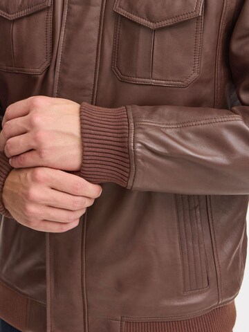 !Solid Tussenjas 'Camash' in Bruin