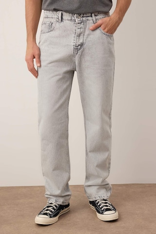 Trendyol Jeans in Grau: Vorderseite