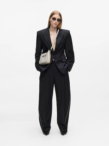 Poșete 'K/Signature' de la Karl Lagerfeld pe gri
