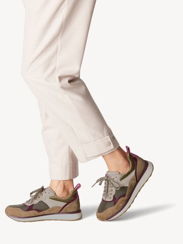 Baskets basses Tamaris en marron : devant