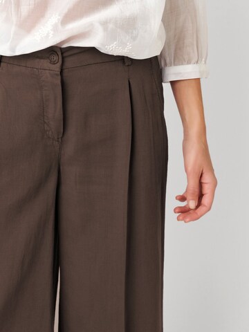 TONI Loose fit Pants in Brown