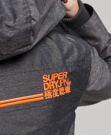 Superdry Funktionsjacke 'Pop Arctic' in Grau