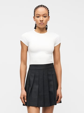 HOLLISTER Μπλουζάκι σε λευκό: μπροστά