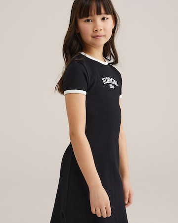 WE Fashion Платье в Черный: спереди