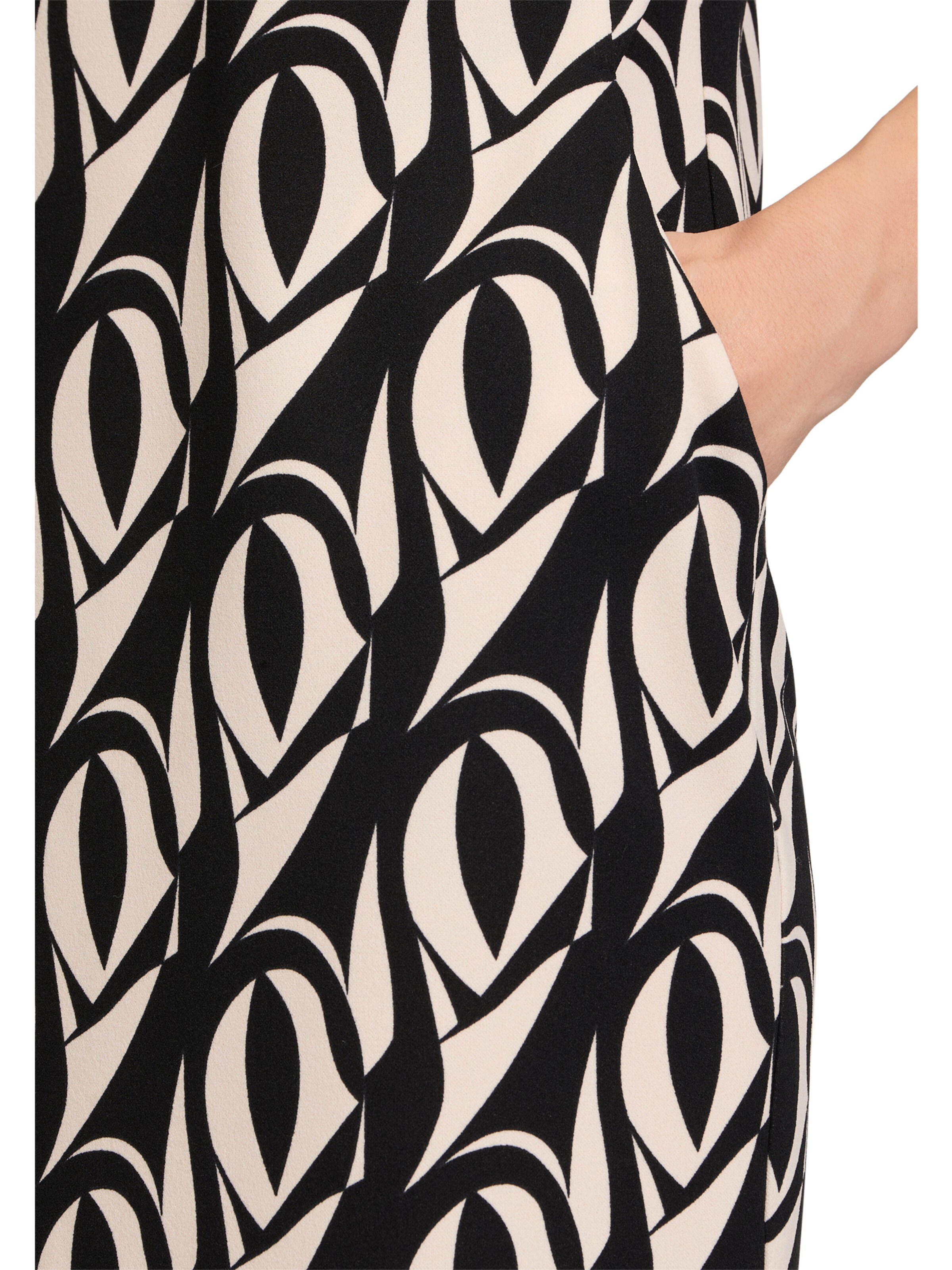 juoda Cartoon Suknelė