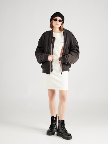Abito di Karl Lagerfeld in bianco