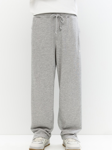 Loosefit Pantaloni 'STWD' di Pull&Bear in grigio: frontale