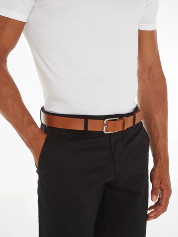 Tommy Jeans Belt 'Austin' in Brown: front