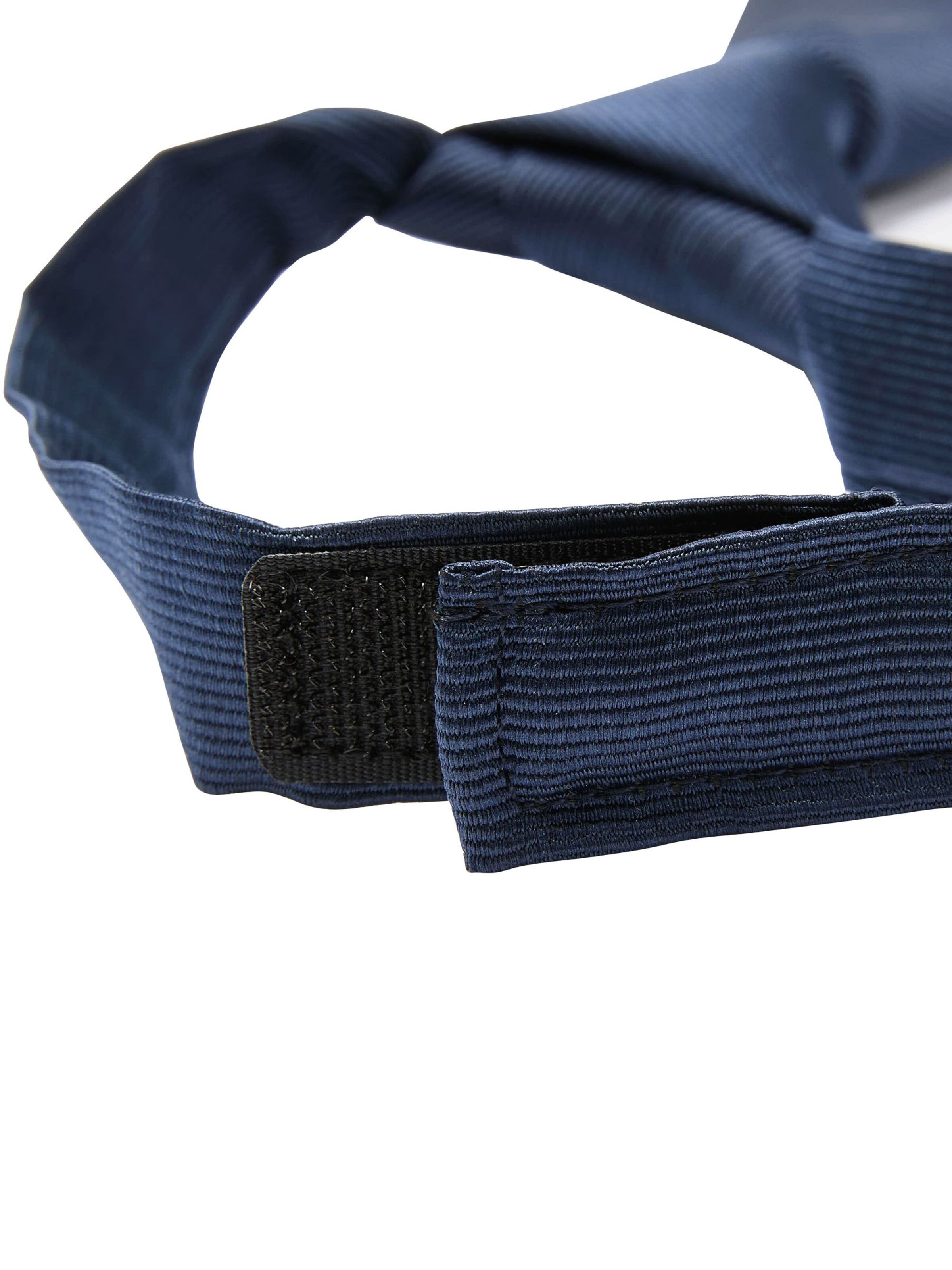 Next Pukuasuste värissä sininen