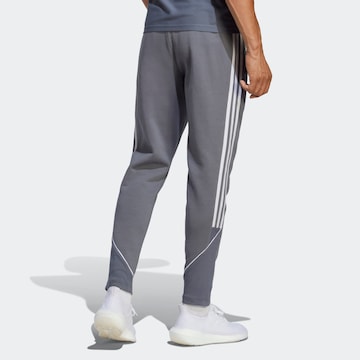 Slimfit Pantaloni sportivi 'Tiro23' di ADIDAS PERFORMANCE in grigio